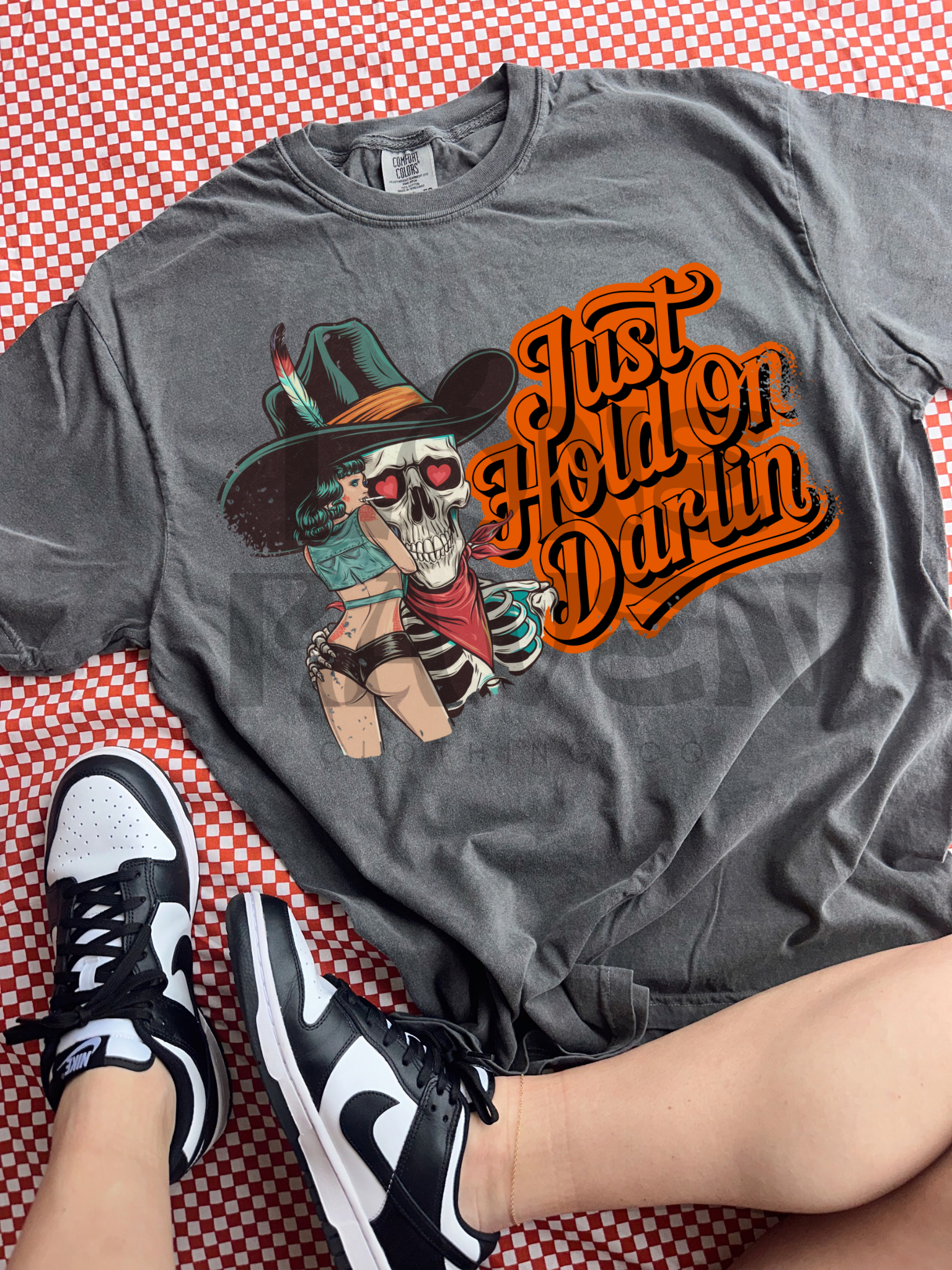 REGULAR LENGTH Hold on Darlin