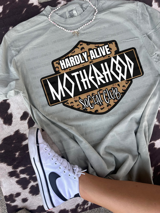 Hardly alive motherhood